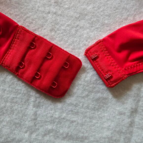 Victoria's Secret Women's Red Underwire Push Up Bra Size 36D - Picture 5 of 8